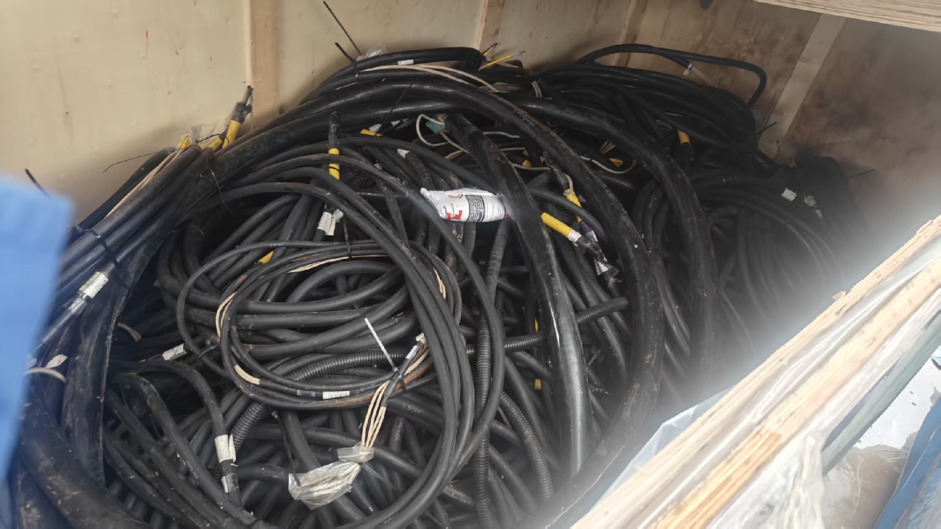 3月12日徐州一批废弃电缆拍卖公告