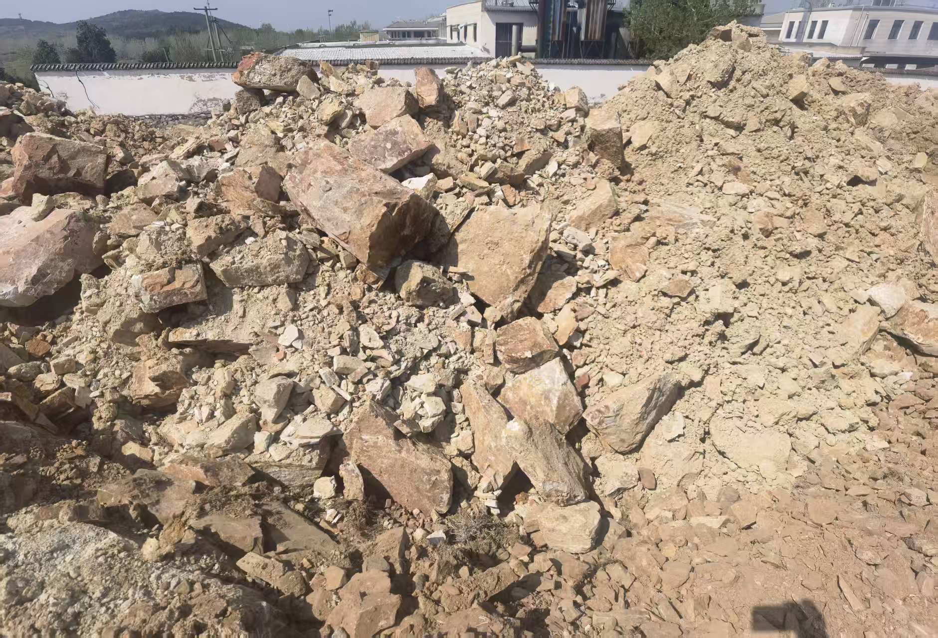 4月16日徐州市废弃土石料约57200吨拍卖公告